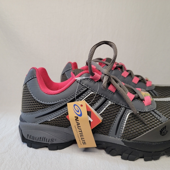 NWT Nautilus N1393 Women's Steel Toe ESD Athletic Work Shoes 10 - Picture 2 of 10